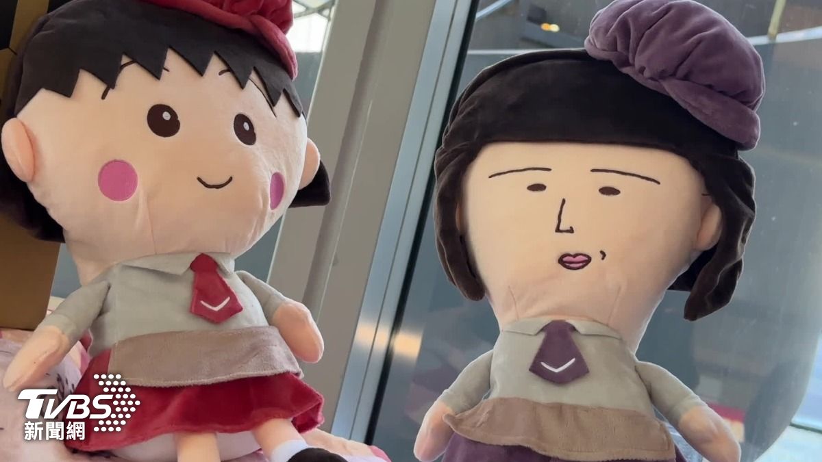 全聯跟櫻桃小丸子合作,推出集點加購商品,包含玩偶毛毯、安全帽以及保冷袋。(圖/TVBS)