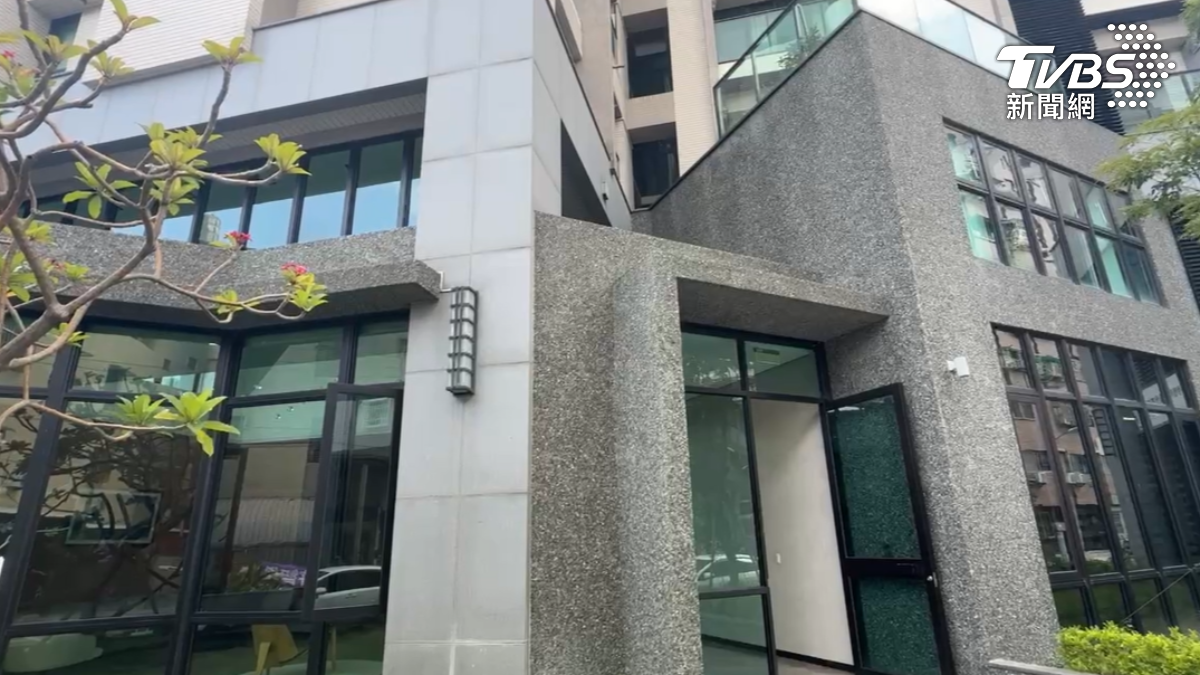 毆打女船長的科技董座,公司主要從事防火建材業務,常承接政府或石油化學廠的標案。(圖/TVBS)