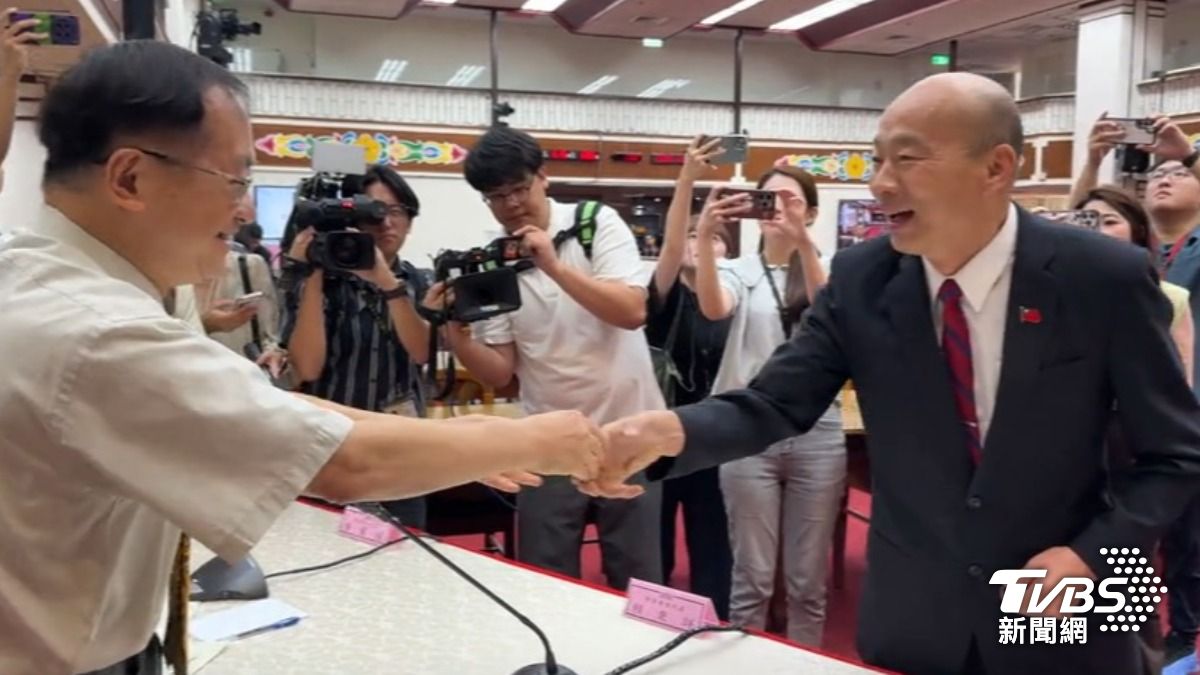 立法院長韓國瑜與學者(圖/TVBS資料畫面)