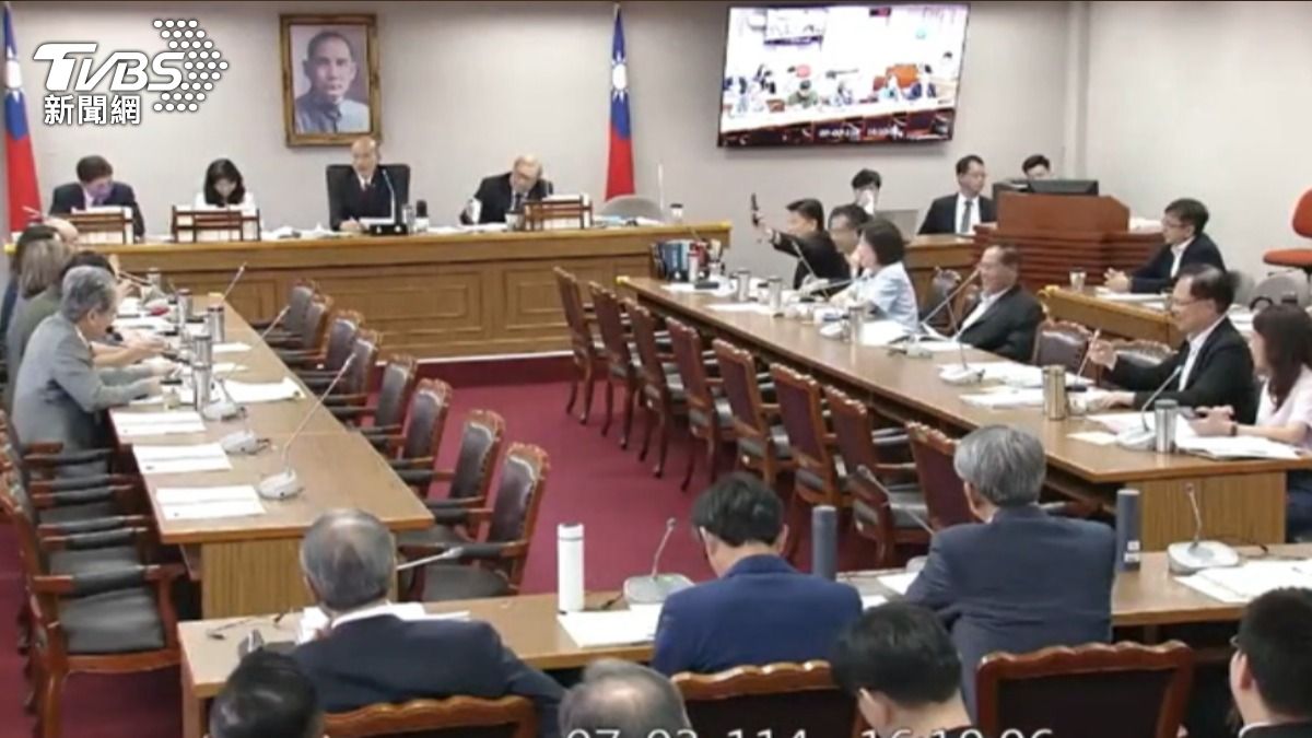 民進黨總召柯建銘電話突響 國民黨立委接連否認。(圖/TVBS)