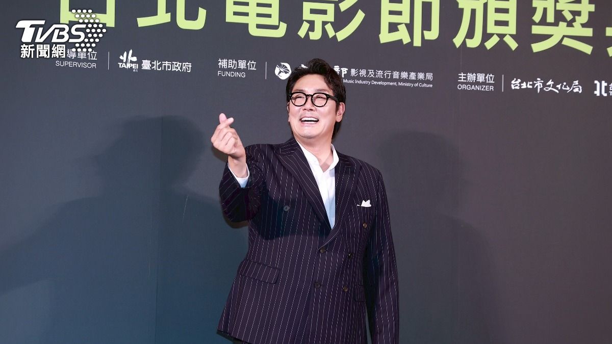 趙震雄在記者會上跟曾合作的許光漢喊話。(圖/黃城碩攝)