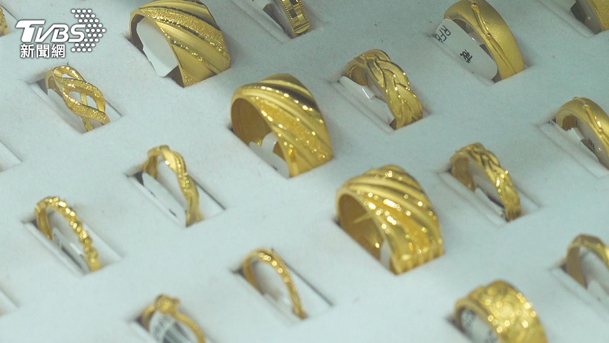 豐原5口陷詐騙!「刷卡買黃金」全家走絕路。(圖/TVBS)