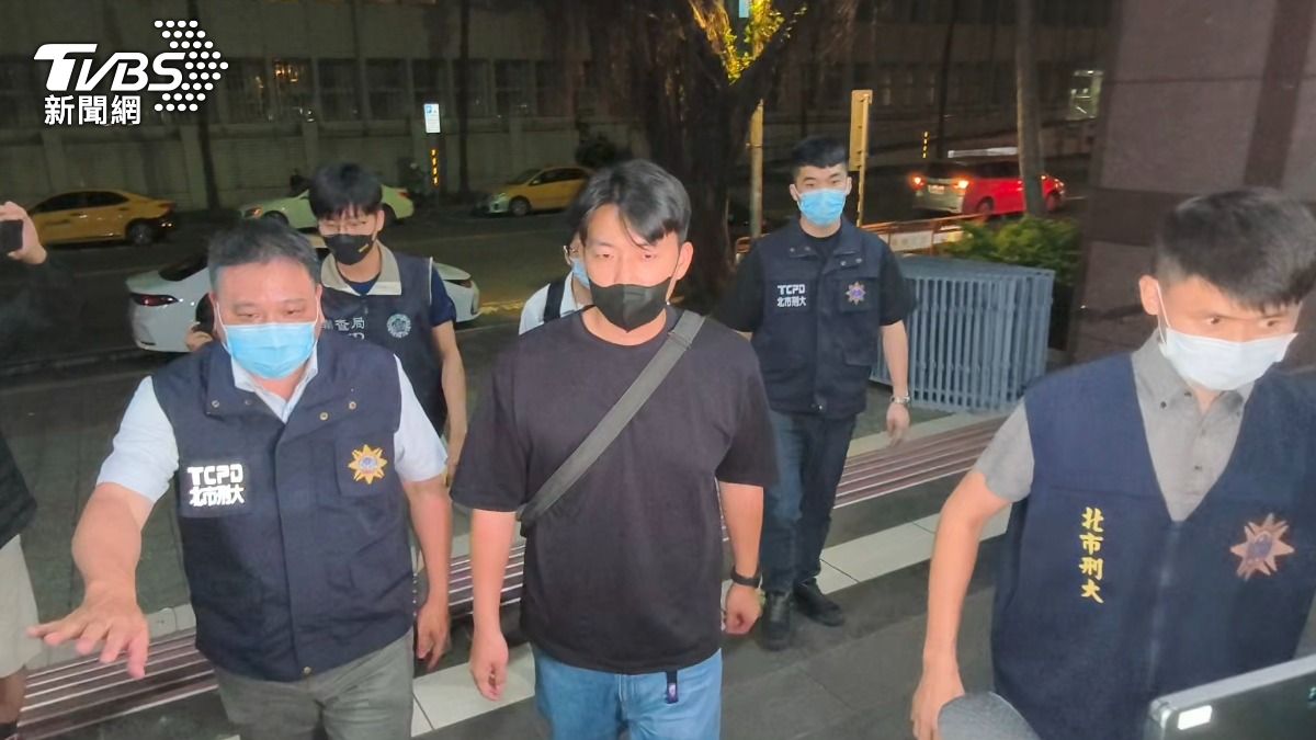 正臉曝光!恐嚇京華城檢察官 工程師版主黑衣+牛仔褲移送北檢