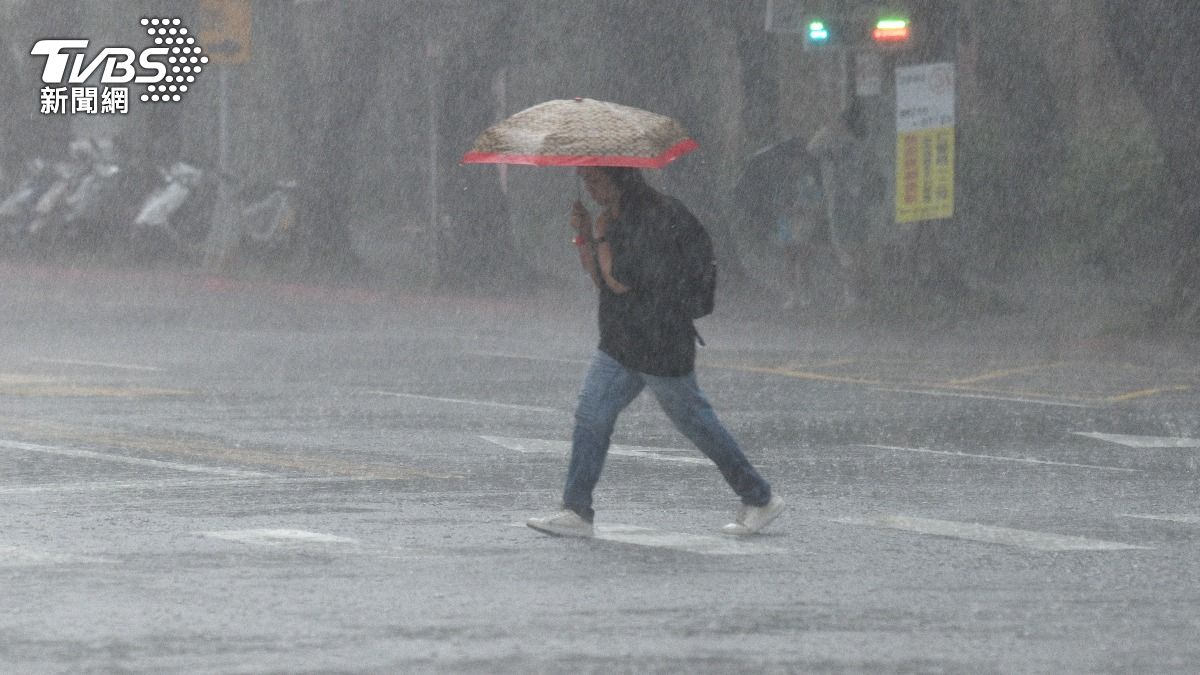 天氣/楊柳颱風最新風雨預測曝!明午前停班停課標準「7縣市達標」