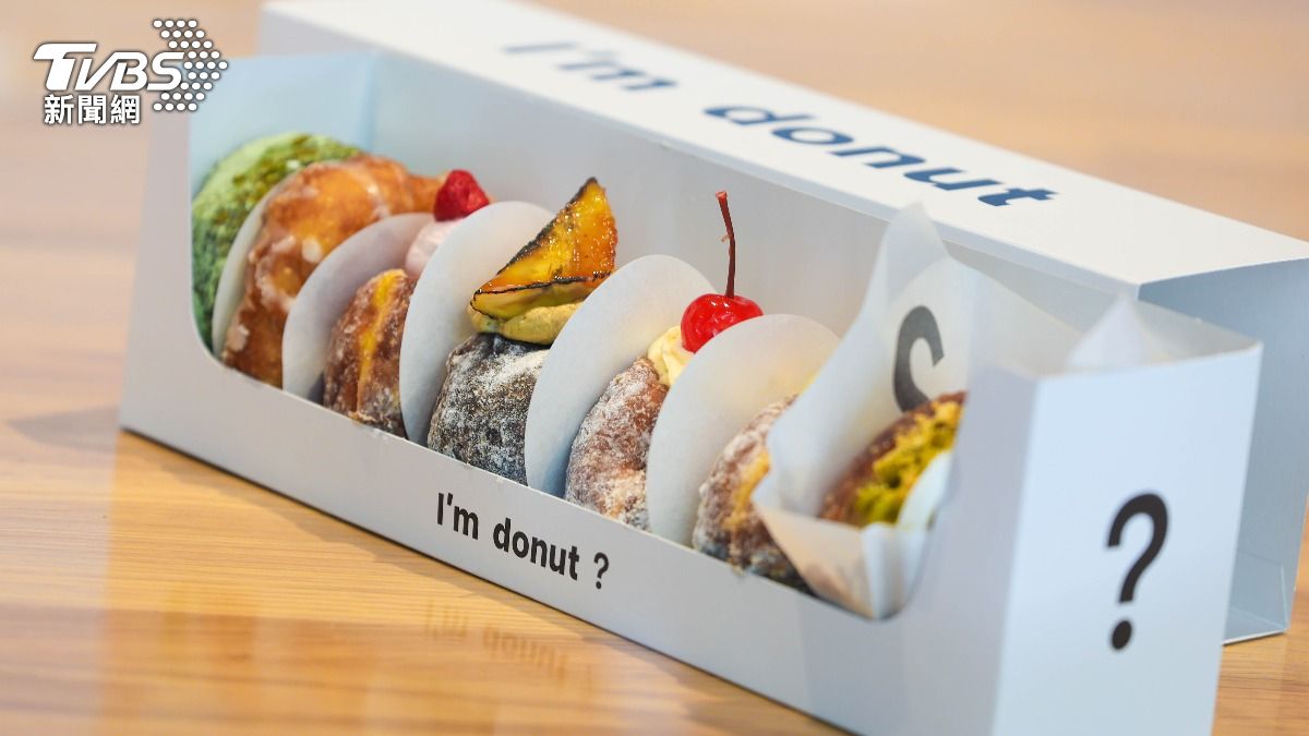 I’m donut甜甜圈驚現捲長毛!顧客「拔不出」崩潰 業者道歉
