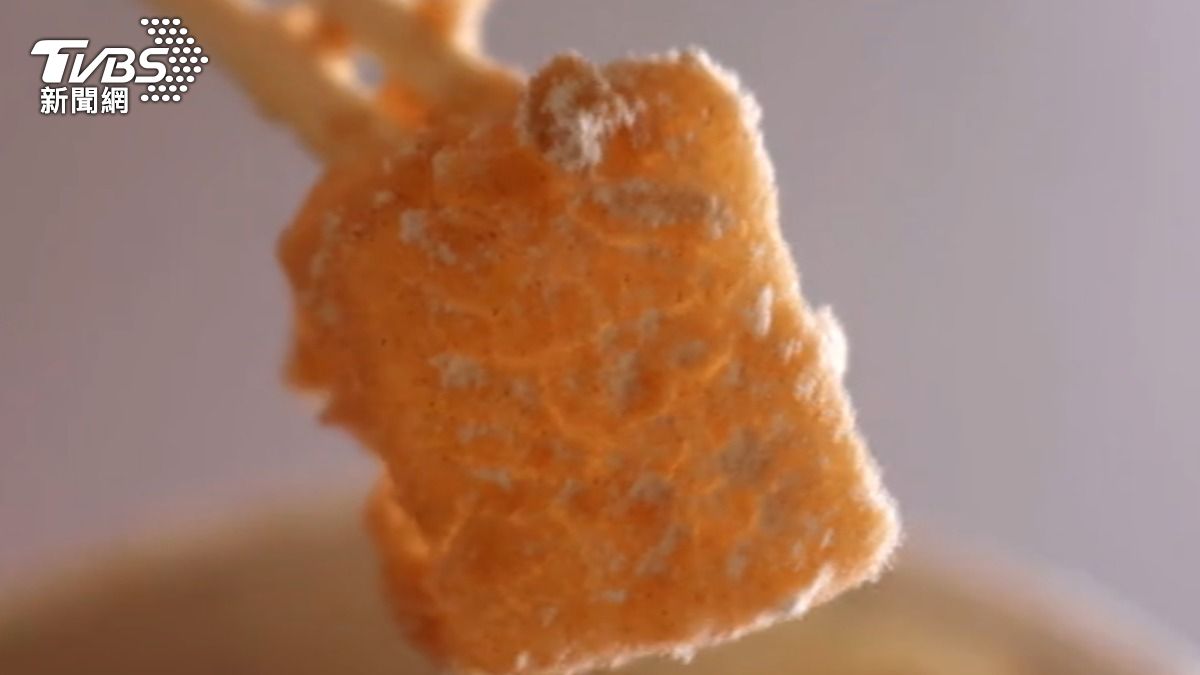 涼粉獲得台版和菓子的美稱。（圖／TVBS）