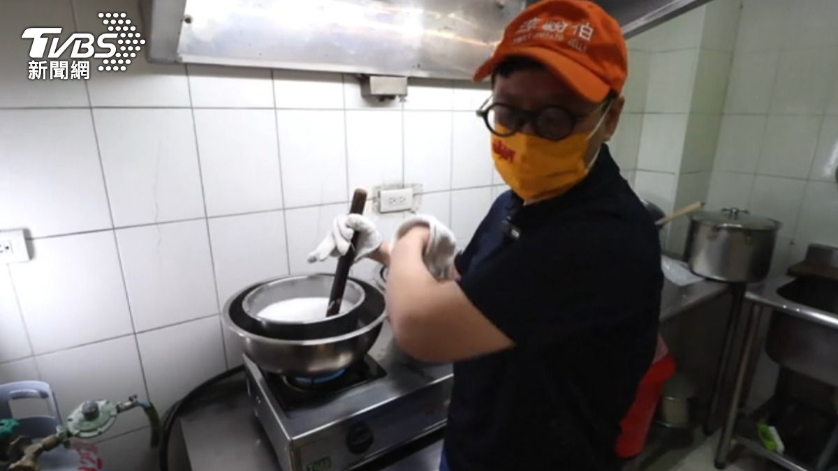 台北市萬華區有家涼粉店堅持手工製作。（圖／TVBS）