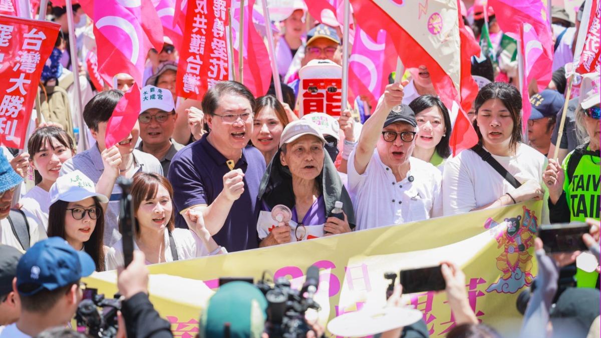 幕後/大罷免掛蛋綠營開始抓戰犯 曹興誠「切心」823不幹了
