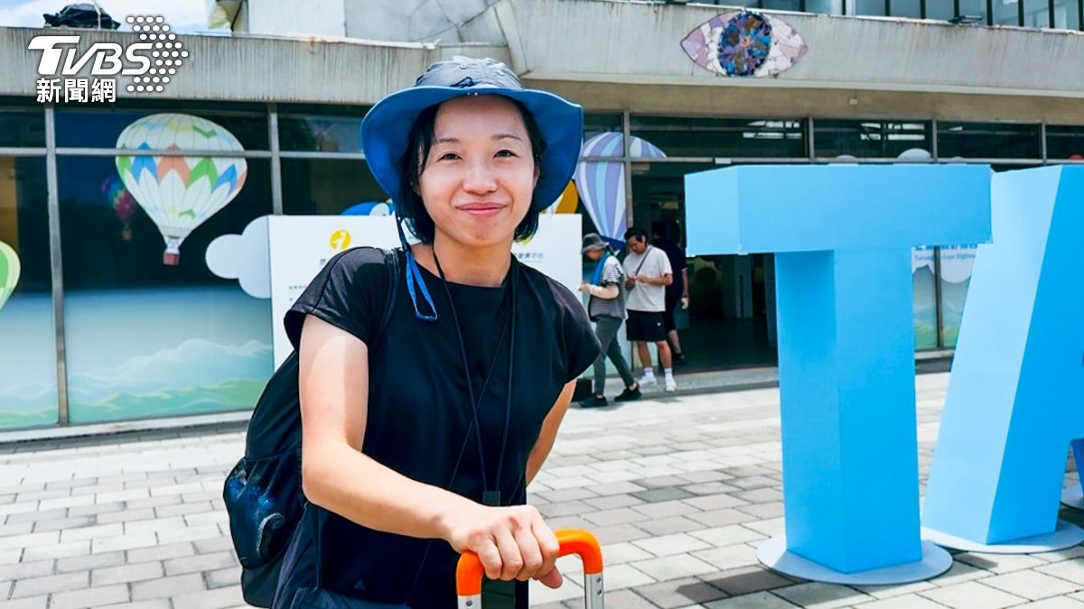 香港陳小姐特地與家人來台東參加台灣國際熱氣球嘉年華。(圖/TVBS攝)