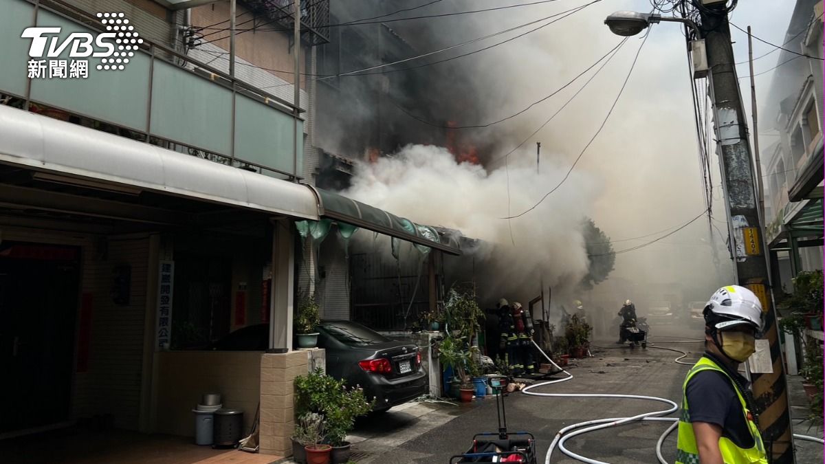 停水遇火警!台中烏日民宅狂冒黑煙 住戶無奈:真的沒水滅火