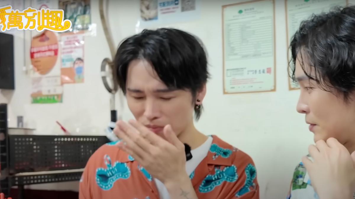 展榮首次嘗試豬心。（圖／星展娛樂提供）