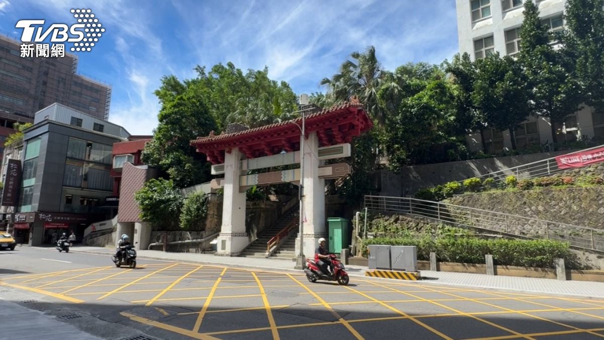 基隆過去也曾遇過海嘯,專家示警如果是在基隆東岸的居民,遇到海嘯可以到「中正公園」避難。(圖/TVBS)