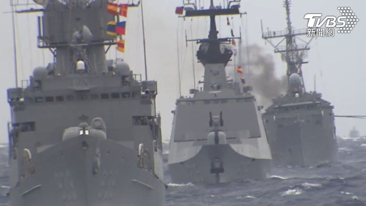 承德軍艦同型的康定級巡防艦（圖中），過往明顯可看出僅配備射程約８公里的「海欉樹」飛彈。