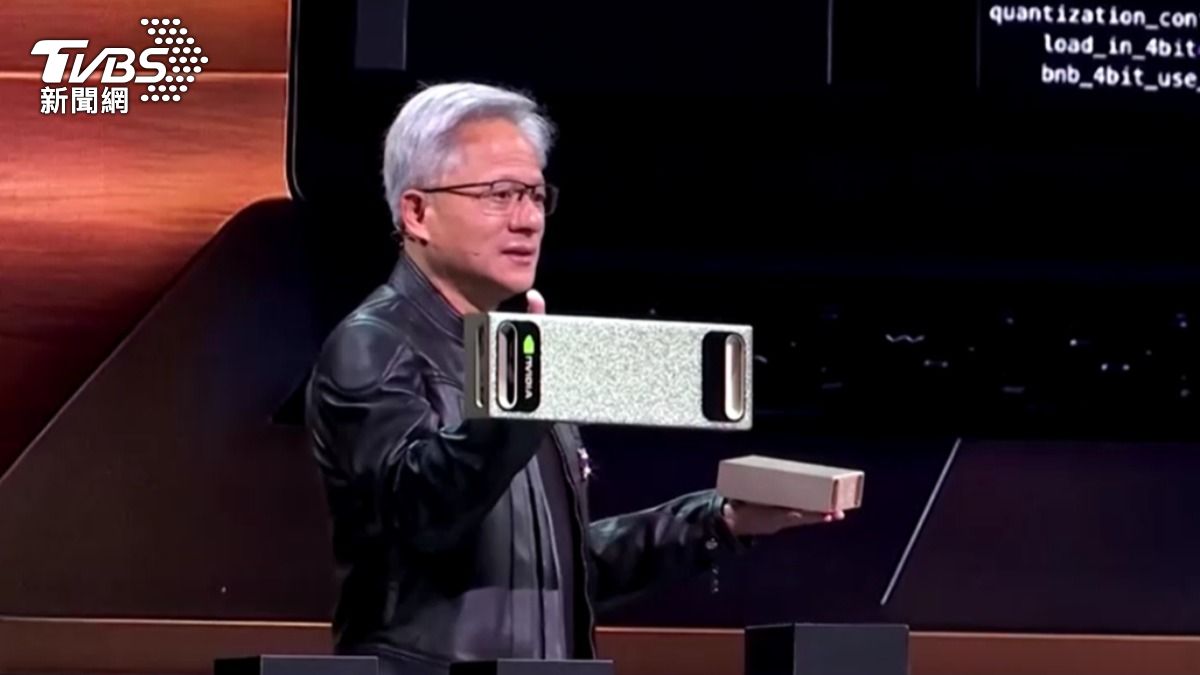 輝達執行長黃仁勳身家突破台幣4兆元,躋身全球十大富豪。(圖/路透社)