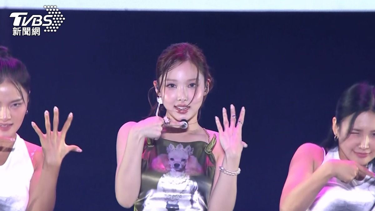 韓團TWICE成員娜璉,首度來台登上高雄啤酒節。(圖/TVBS)