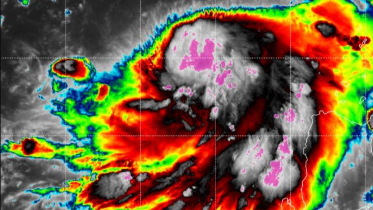 天氣/全台「颱風假」機率曝!丹娜絲恐貫穿台灣 3縣市戒備