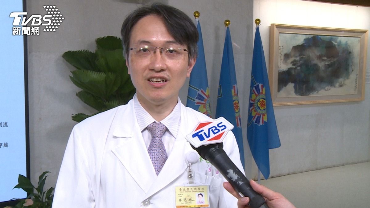 感染新冠肺炎 先自行篩檢有症狀速就醫 (圖/TVBS)