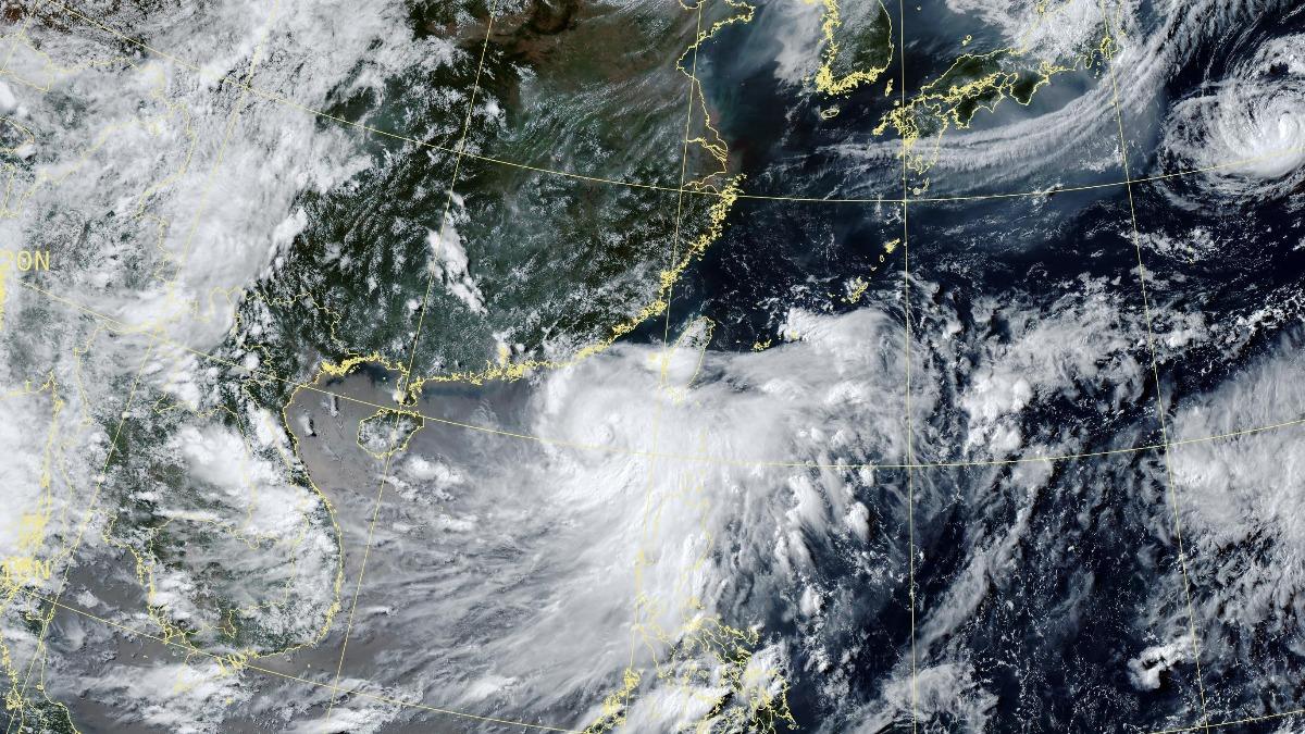天氣/準備放颱風假?11縣市「暴風侵襲率破8成」 丹娜絲變強了