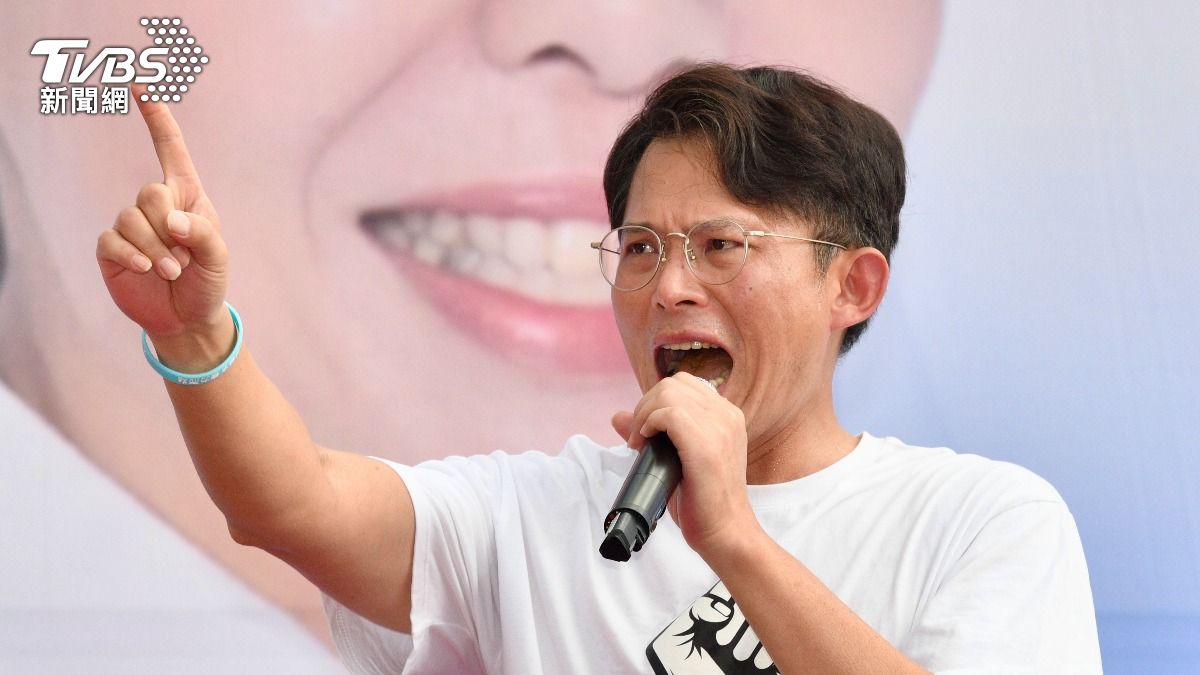 民眾黨主席黃國昌(中)站台藍委反罷免。(圖/胡瑞麒攝)