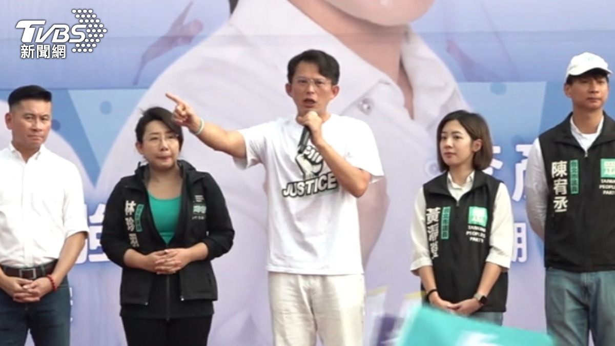 民眾黨主席黃國昌，為國民黨五席台北市立委站台。(圖/TVBS)
