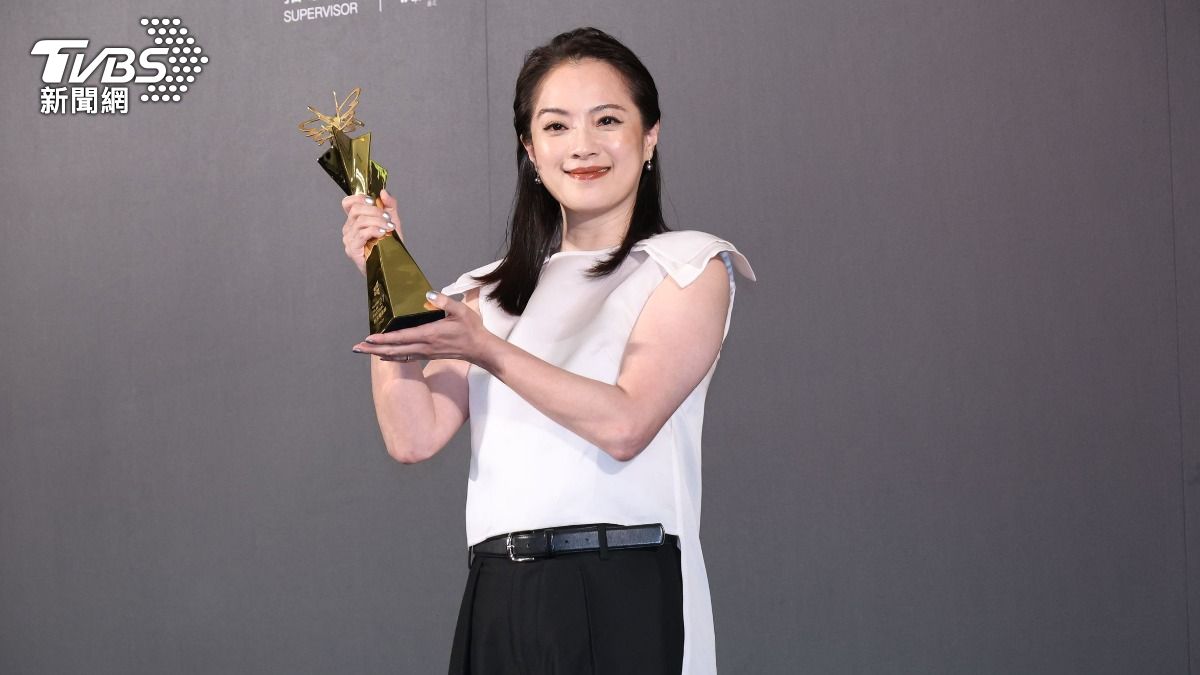 北影27/擊敗張艾嘉 高伊玲演媽奪影后「阿母真的很愛你們」