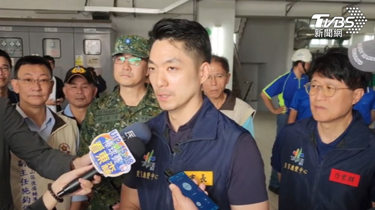 颱風來襲前,台北市長蔣萬安赴建國抽水站視察。(圖/TVBS)