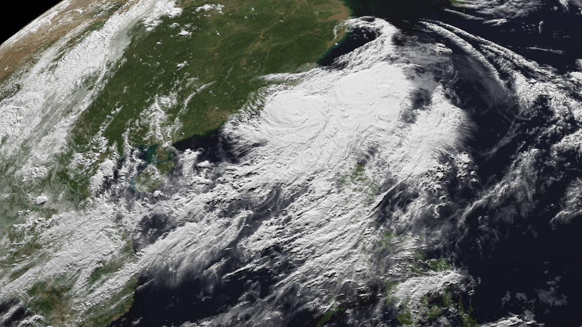 中颱丹娜絲北上「未受中央山脈破壞」 專家:風雨感受更強