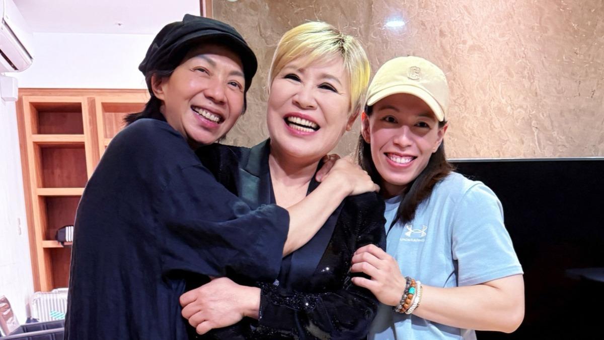 萬芳(左起)、黃小琥、郭婞淳。(圖/大大娛樂提供)