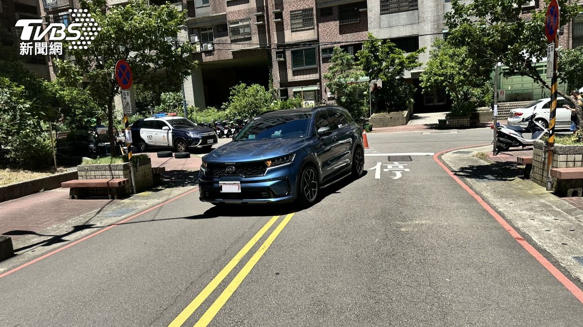 行人地獄又一樁！桃園駕駛左轉猛撞  78歲婦後腦著地