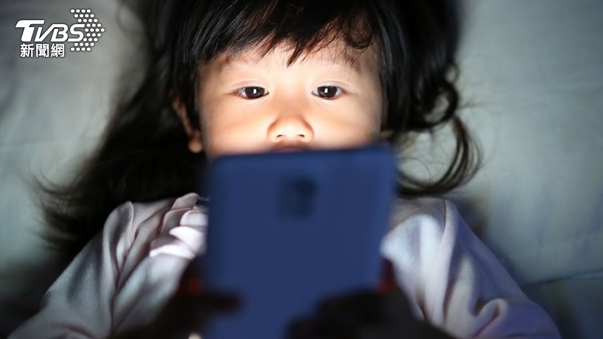 爸媽注意!5歲以下童「每日看螢幕超過1小時」 過動風險增