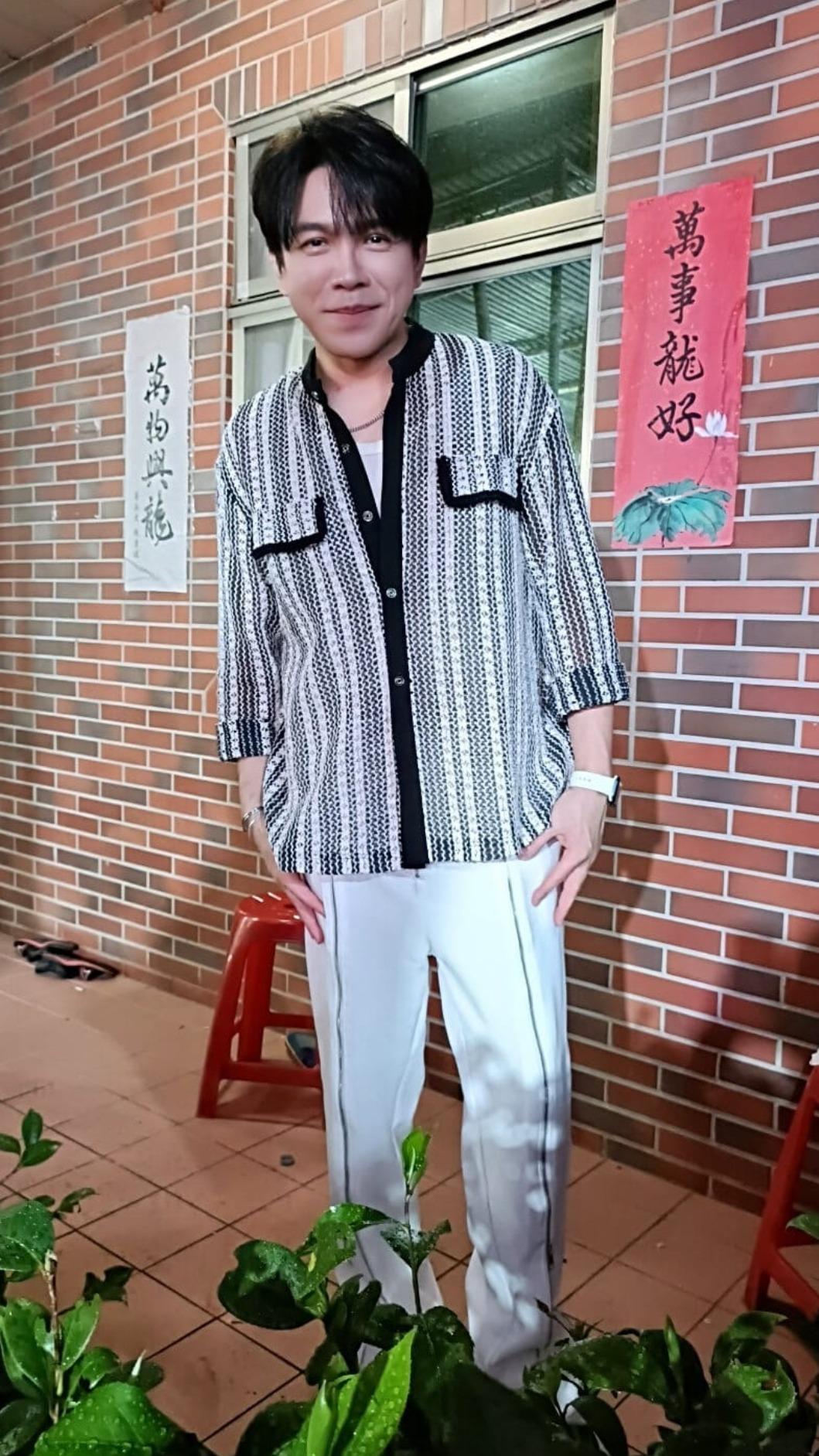 許志豪肩膀長腫瘤。(圖/翻攝自許志豪臉書)