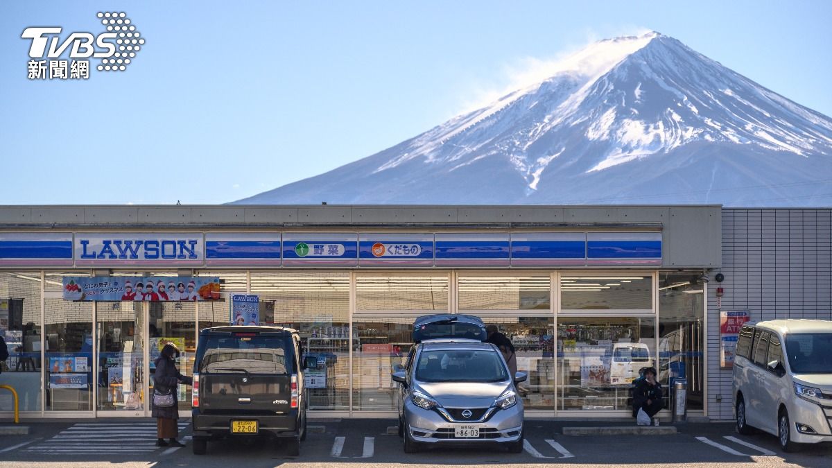 日本飯店太貴！LAWSON開放「車上住宿」　一晚才500元