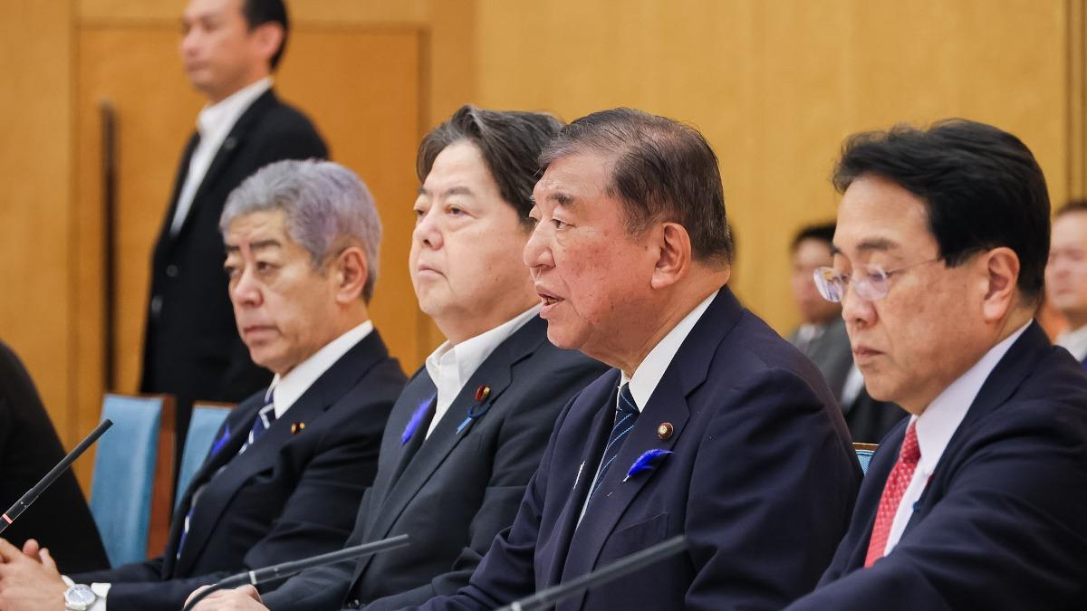 日本首相石破茂(右二)。(圖/翻攝自日本首相官邸)