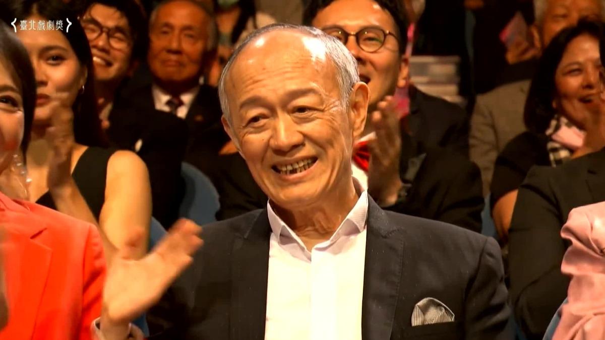 劇場國寶金士傑獲得首屆臺北戲劇獎戲劇類男演員獎,(圖/翻攝臺北戲劇獎)