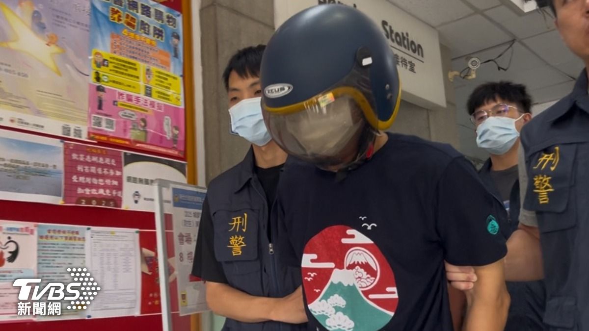 謝男面對媒體時發出不明「嚶嚶聲」。(圖/TVBS)