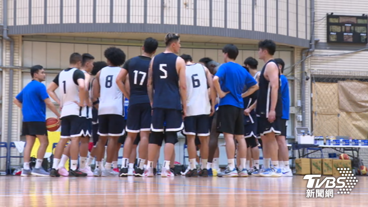 瓊斯盃男籃練球。(圖/TVBS)