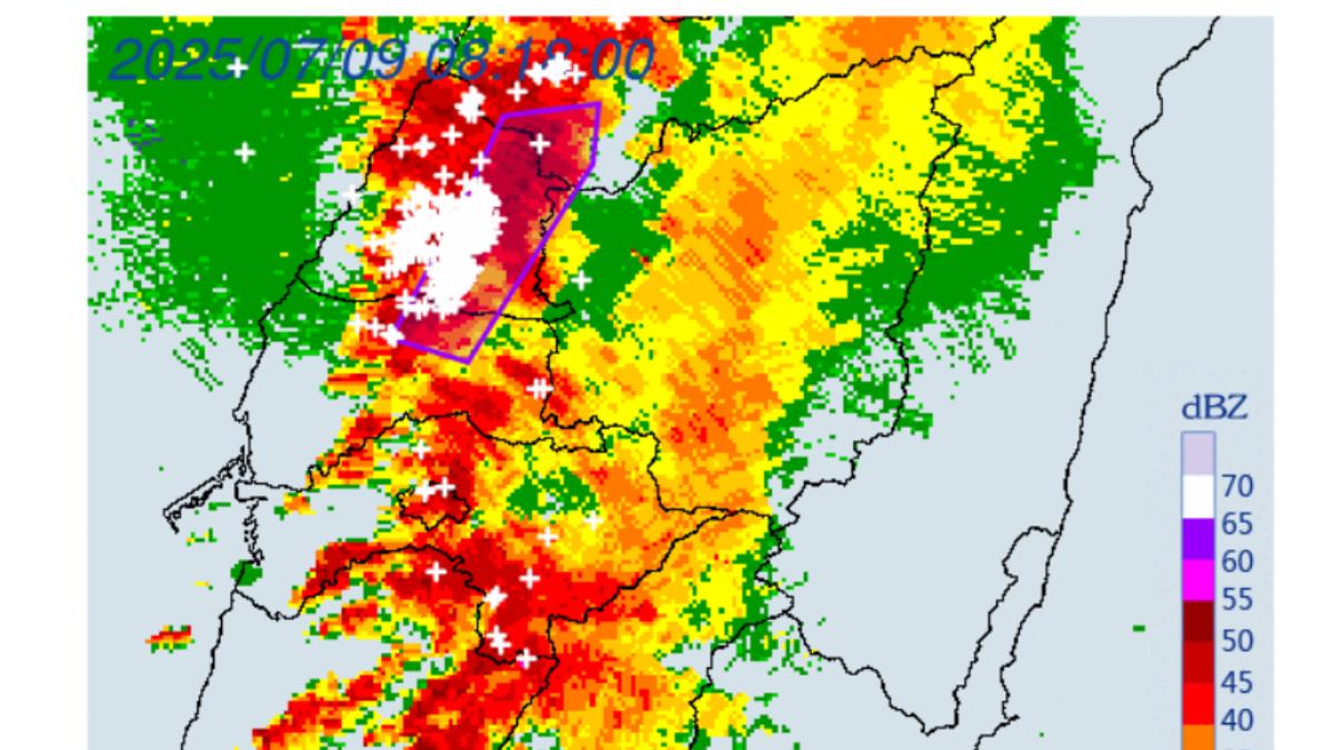 快訊/17縣市豪大雨特報!4縣市大雷雨狂轟 小心雷擊、淹水