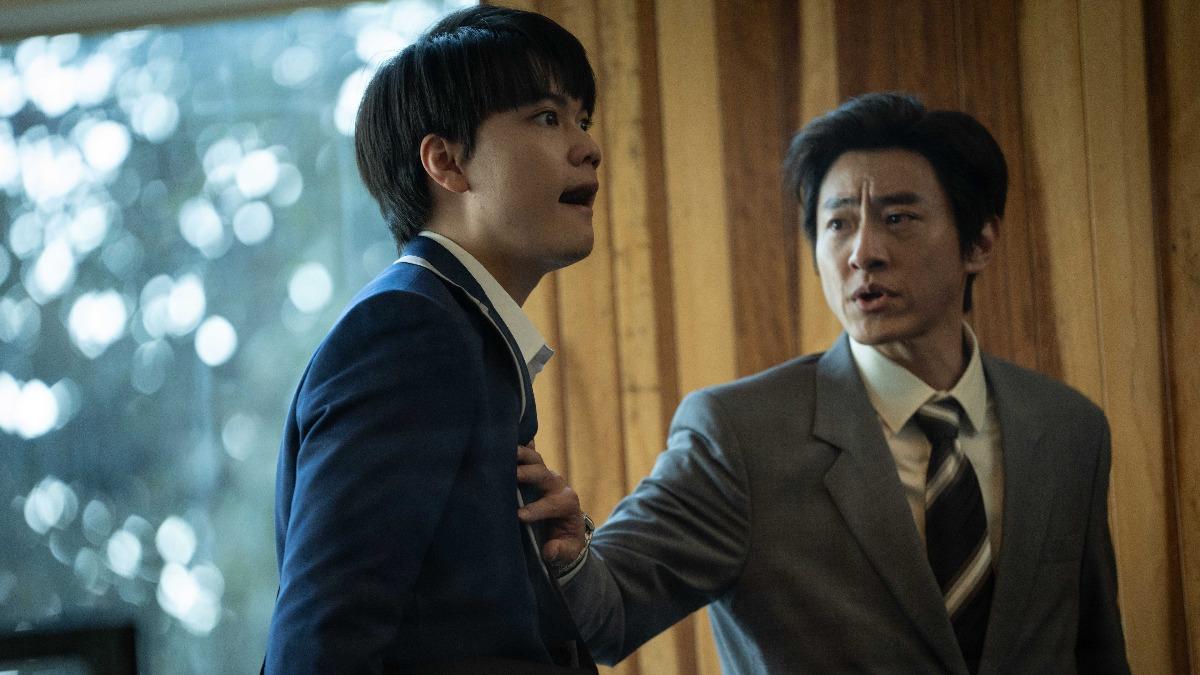 劉子銓(左)、盛鑑的父子心結難解。(圖/公共電視、CATCHPLAY、大慕可可提供)