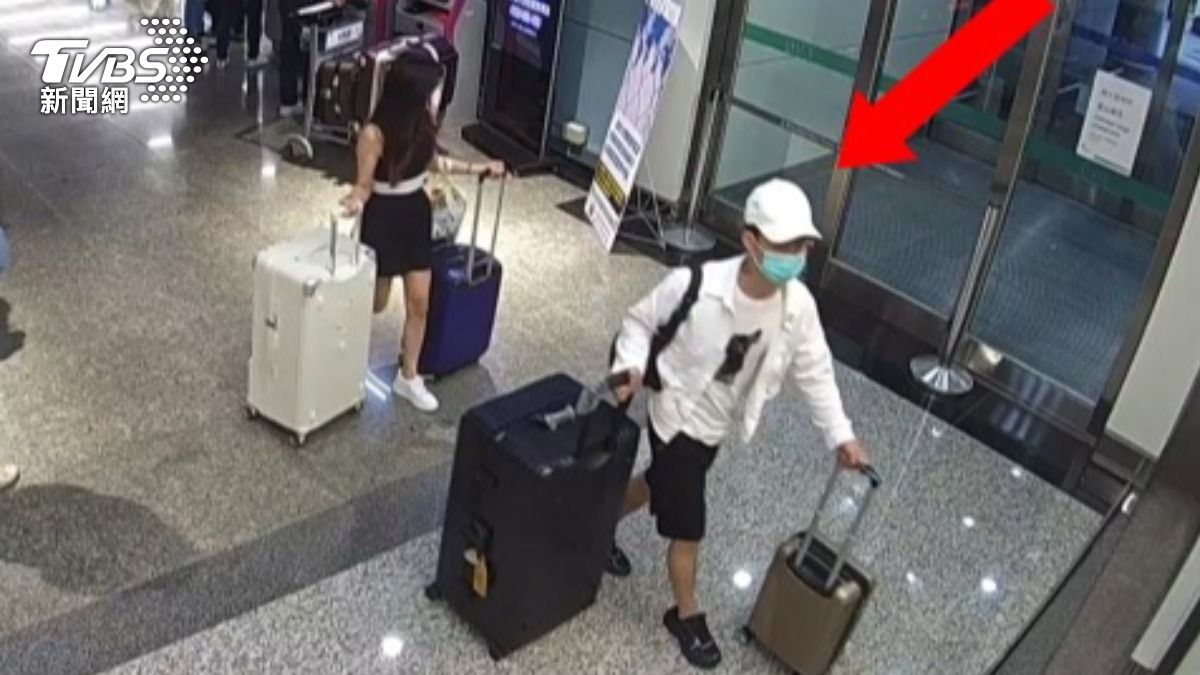 涉嫌虐童的健身教練潛逃出境。(圖/TVBS)
