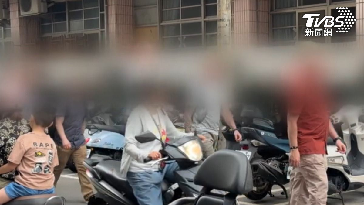 獨家直擊AIT人員,全程參與新北教召部隊行軍,並觀察關鍵設施防護部署作為。(圖/TVBS)