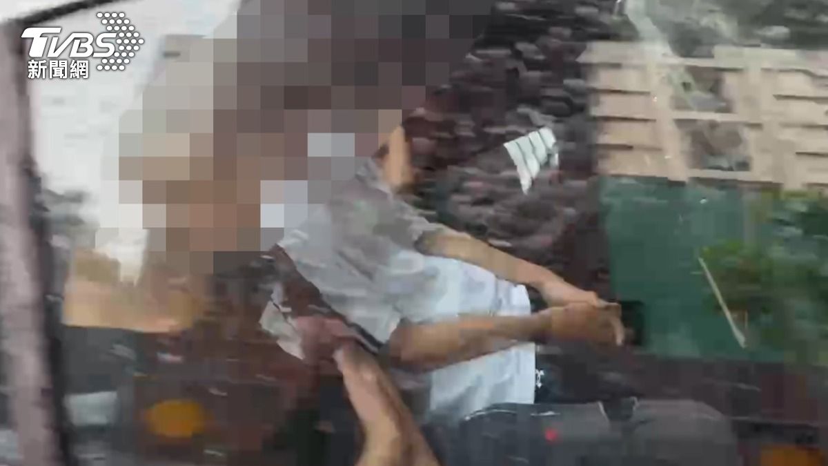 涉案少年到案將釐清是否有動手毆打死者。（圖／翻攝畫面）