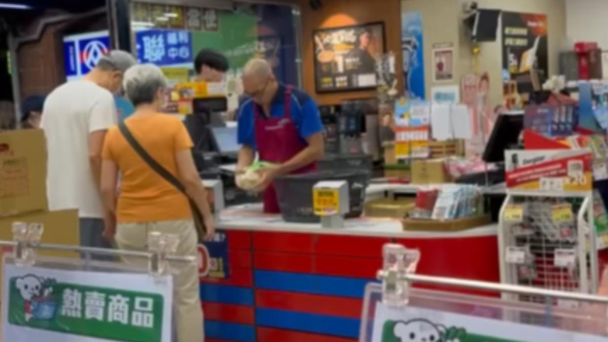 全聯驚現「結帳超人」!店員手速爆表 網讚:結帳大賽絕對冠軍