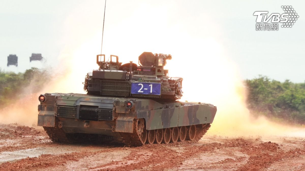 M1A2T戰車首度實彈射擊,19發戰車砲全上靶。(圖/潘建樺攝)