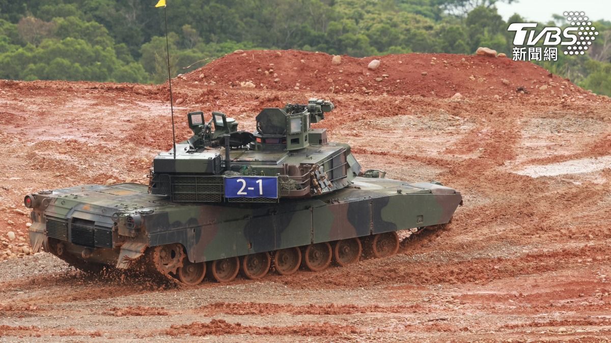 M1A2T戰車首度實彈射擊,19發戰車砲全上靶。(圖/潘建樺攝)