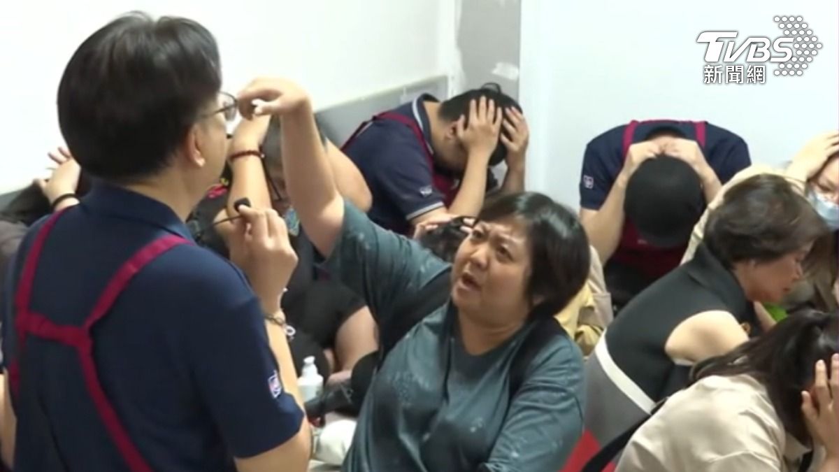 全聯福利中心，首度在賣場內舉行「防空疏散避難演練」。(圖/TVBS)