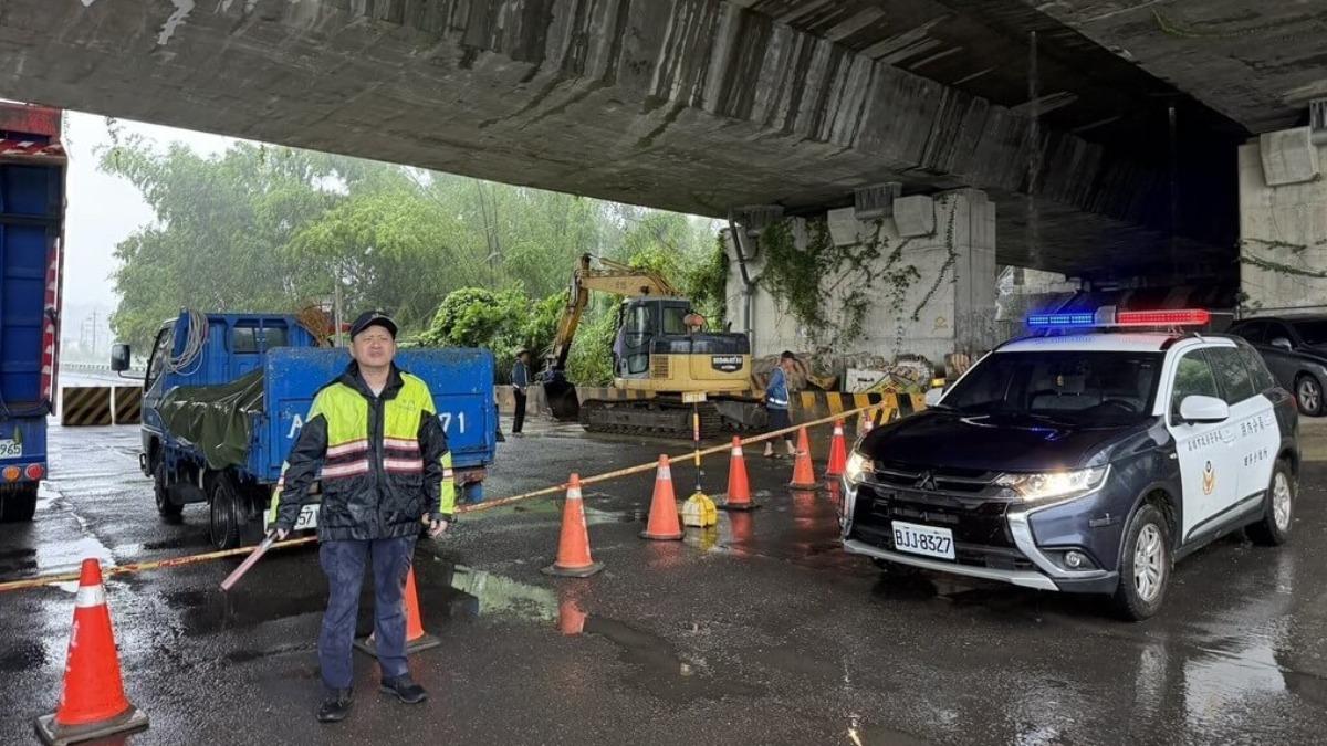 高雄超大豪雨警報！67條土石流紅色警戒　多條道路、橋樑封閉