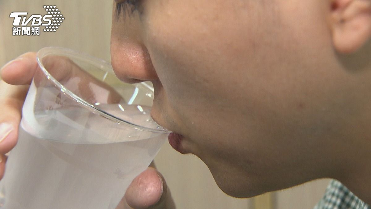 喝水時機錯了?醫曝正確補水法 若輕忽下場慘!