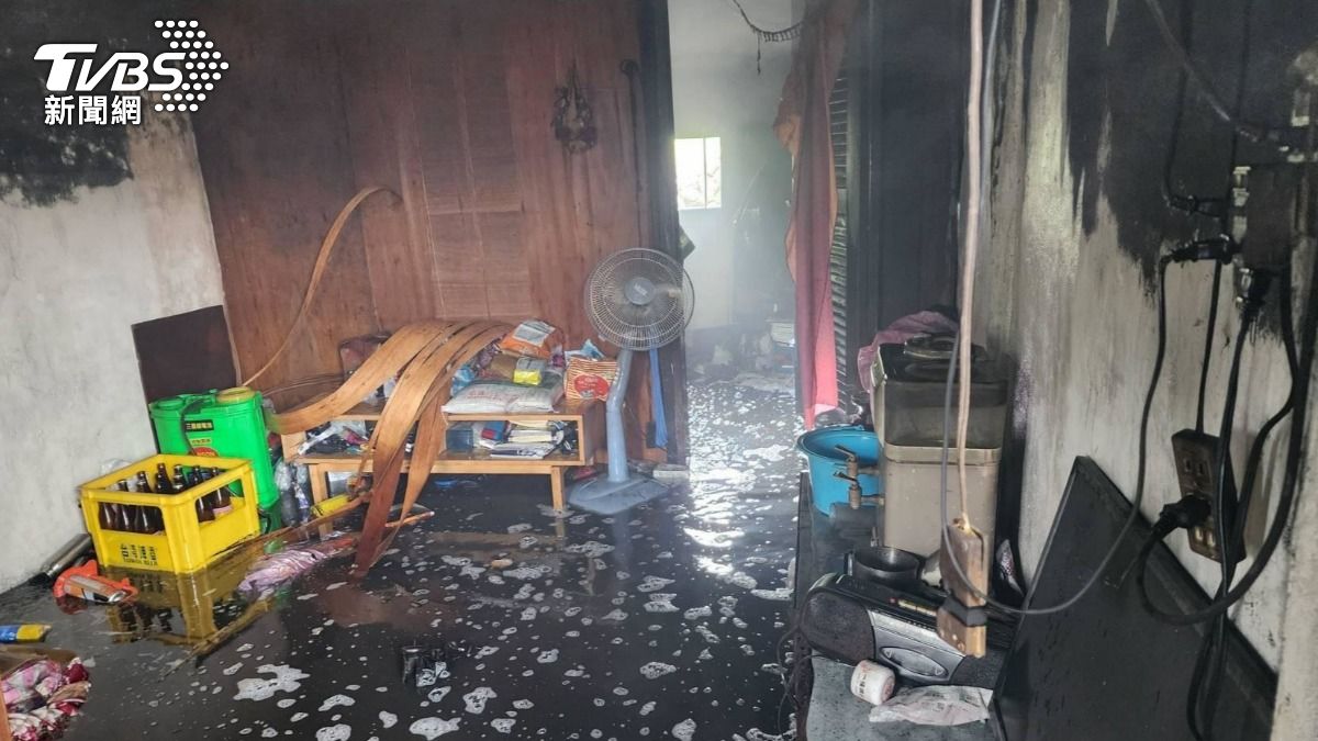 花蓮日前發生住宅火災案件，女性住戶因吸入大量濃煙導致死亡。（圖／TVBS）