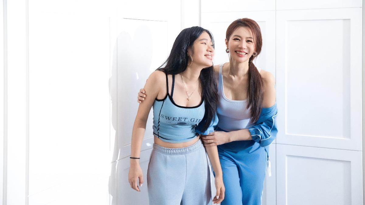 王瀅母女驚喜同框!14歲大女兒美成這樣 竟是世界級學霸