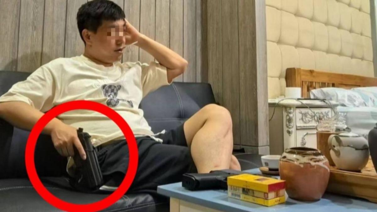 持槍拍照炫耀!警逮人搜出BB槍、16發子彈 陸男:為了好玩